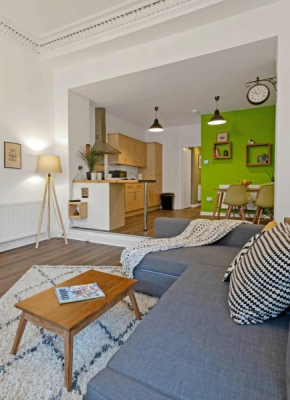 Cozy with Character Spacious Main Door Flat in Vibrant Leith